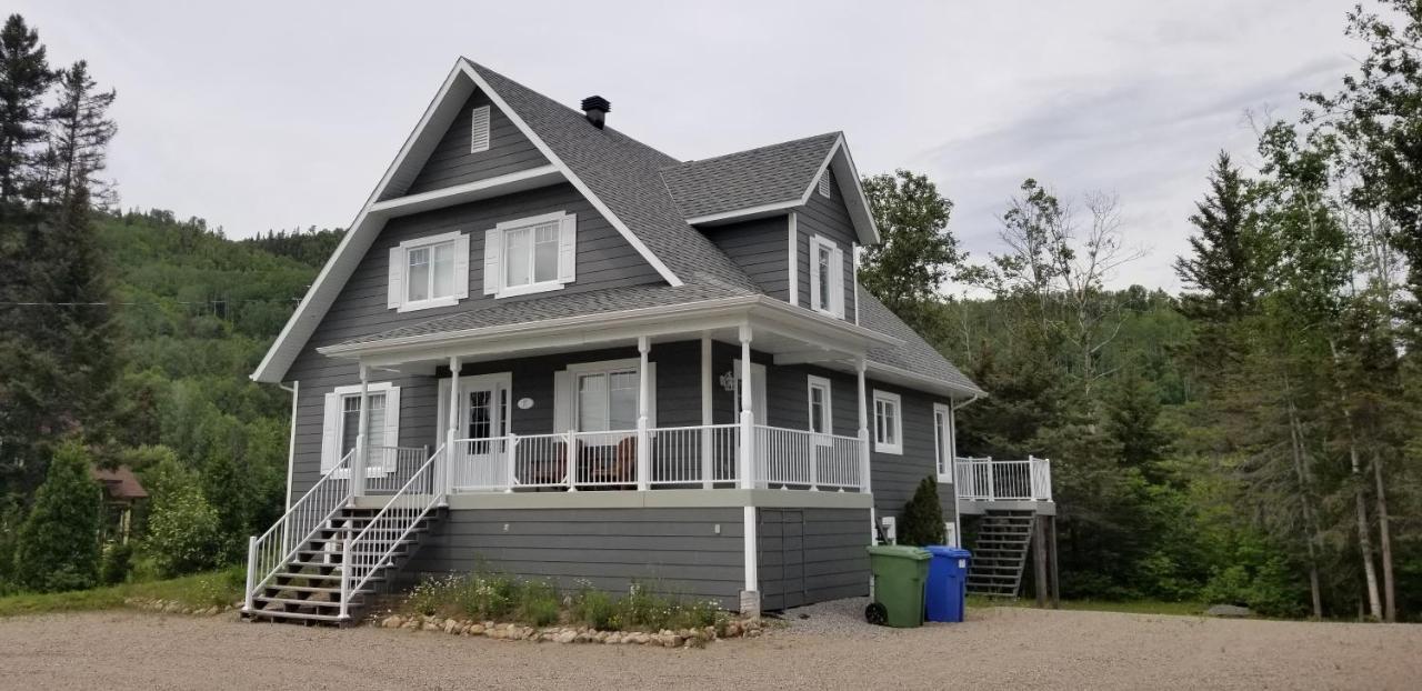 Condo-chalet de la Vallée d'Édouard LʼAnse-Saint-Jean Extérieur photo