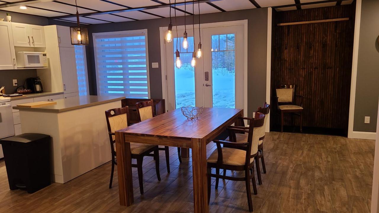 Condo-chalet de la Vallée d'Édouard LʼAnse-Saint-Jean Extérieur photo
